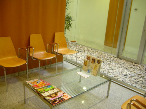Sala de espera Instituto Bernabeu Cartagena